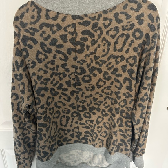 Cheetah print sweater - Picture 2 of 3
